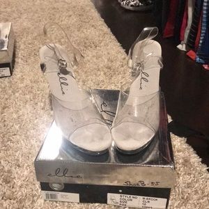 Ellie bikini fitness competition heels